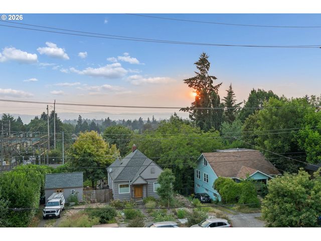 322 Se 61ST Ave, Portland, OR 97215