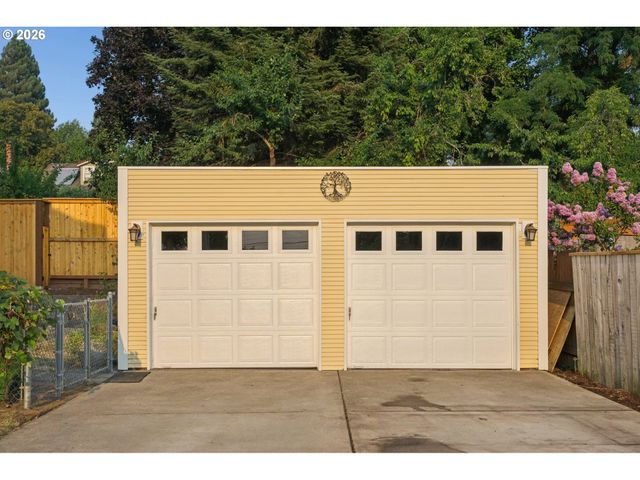 322 Se 61ST Ave, Portland, OR 97215