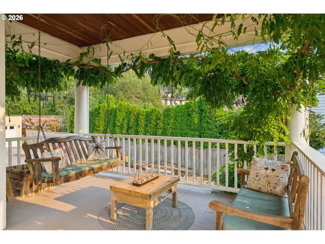 322 Se 61ST Ave, Portland, OR 97215