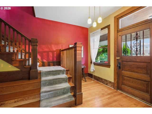 322 Se 61ST Ave, Portland, OR 97215