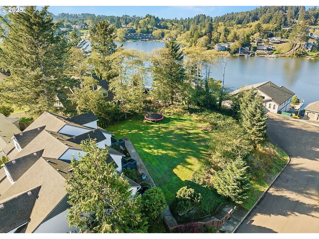 3508 Ne 40TH Ct, Neotsu, OR 97364