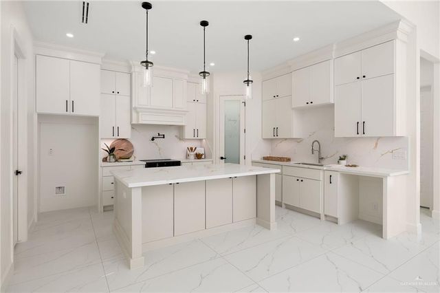 901 Azalea Street, Mission, TX 78572