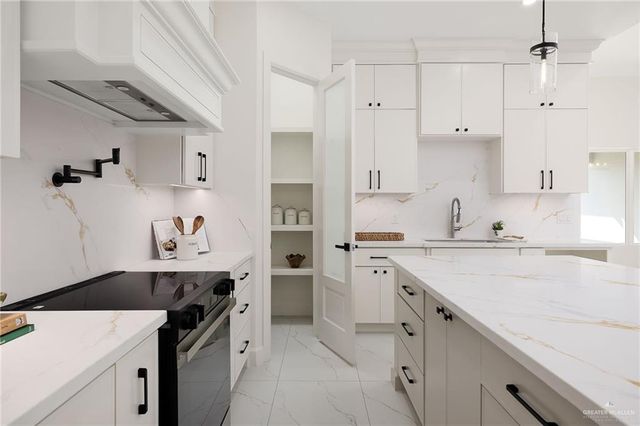 901 Azalea Street, Mission, TX 78572