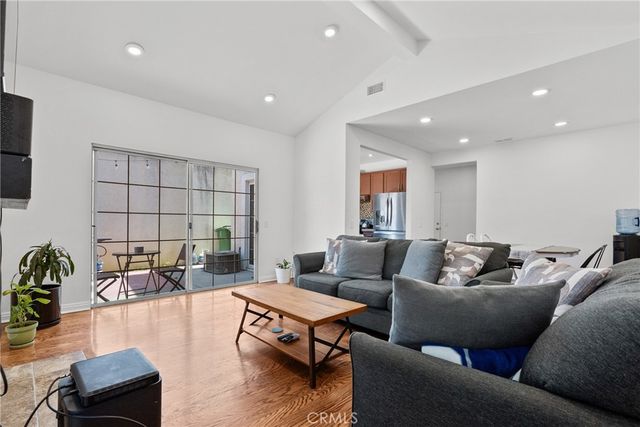 20230 Keswick 3, Winnetka, CA 91306