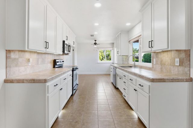 4625 5th St, Rocklin, CA 95677