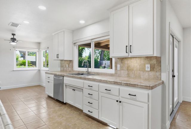 4625 5th St, Rocklin, CA 95677