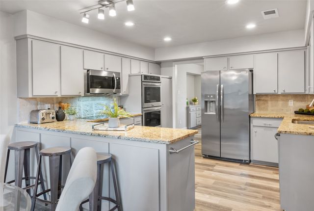 1140 Stoney Creek Drive, Cedar Hill, TX 75104