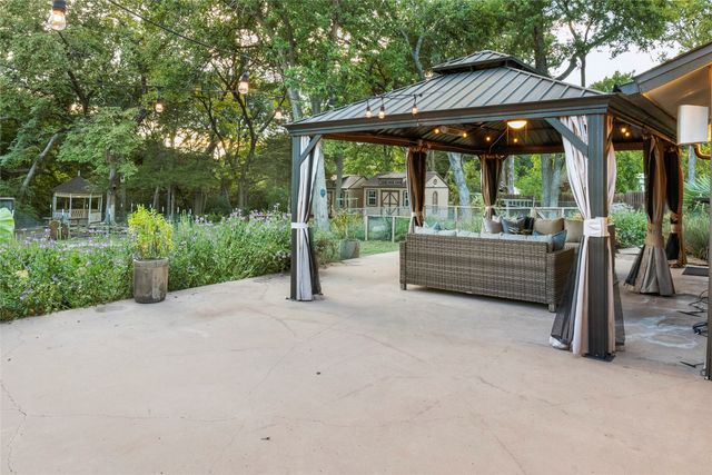 1140 Stoney Creek Drive, Cedar Hill, TX 75104