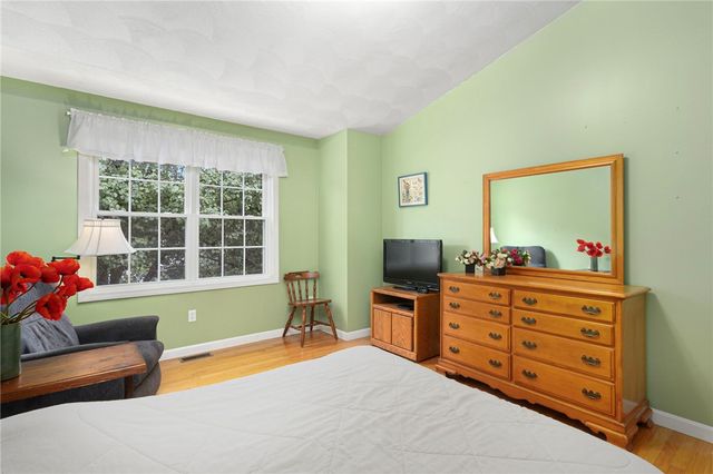 50 Abbott Run Valley Road 1929, Cumberland, RI 02864