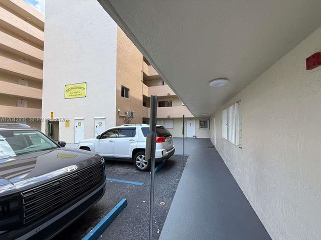 2735 W 52nd Street 109, Hialeah, FL 33016