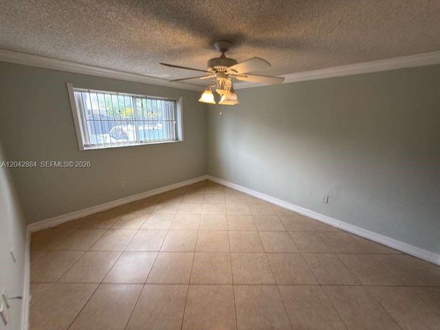 2735 W 52nd Street 109, Hialeah, FL 33016