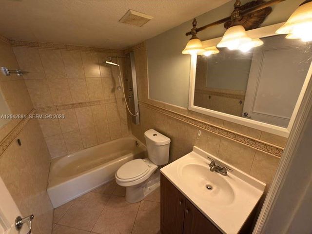 2735 W 52nd Street 109, Hialeah, FL 33016
