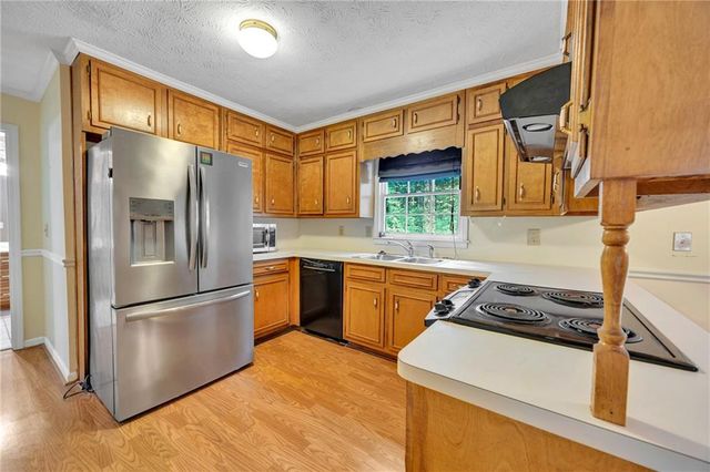 368 Bridgewood Drive SE, Conyers, GA 30094