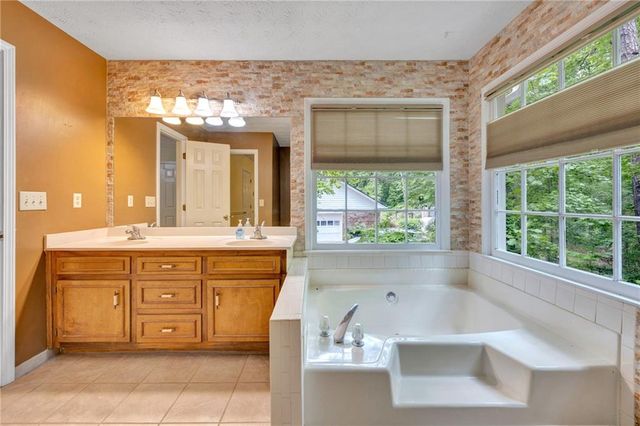 368 Bridgewood Drive SE, Conyers, GA 30094