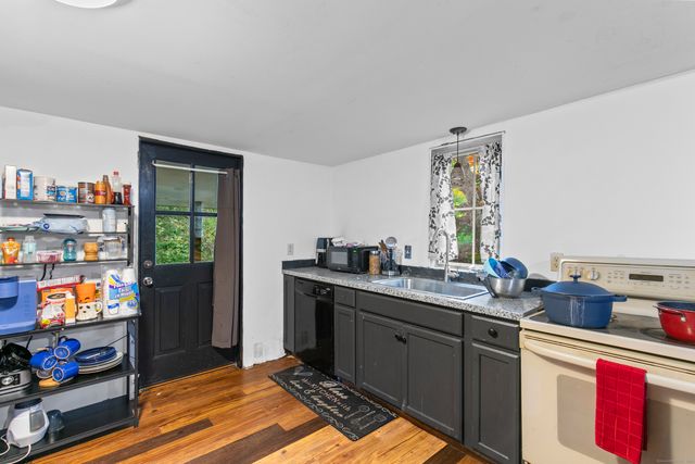 107 West Street, Seymour, CT 06483