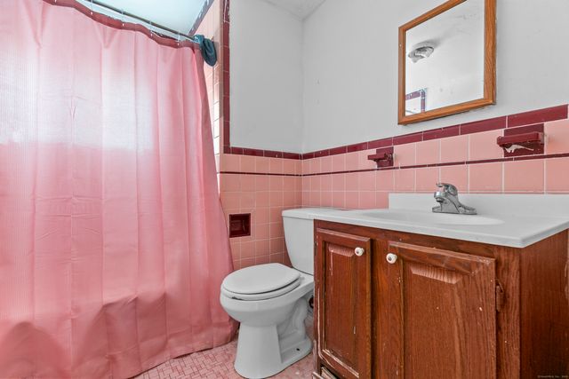 107 West Street, Seymour, CT 06483