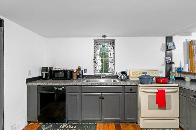 107 West Street, Seymour, CT 06483