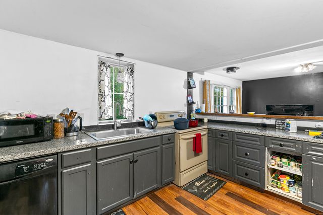 107 West Street, Seymour, CT 06483
