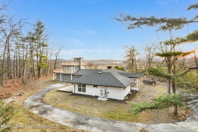 233 Forest Hill Drive, Kingston, NY 12401