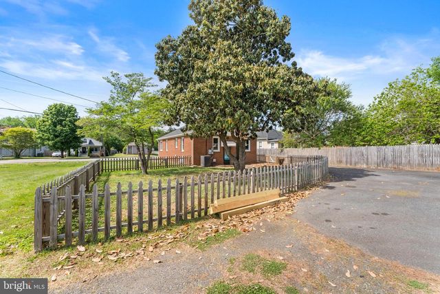 90 CHATHAM HEIGHTS RD, Fredericksburg, VA 22405