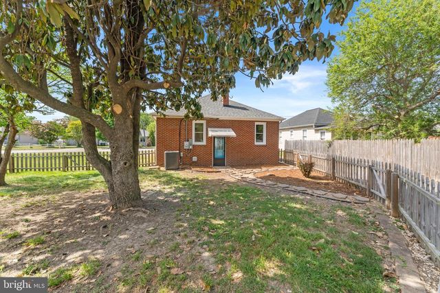 90 CHATHAM HEIGHTS RD, Fredericksburg, VA 22405