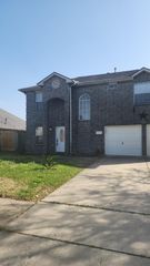 10914 Spruce Drive N, La Porte, TX 77571