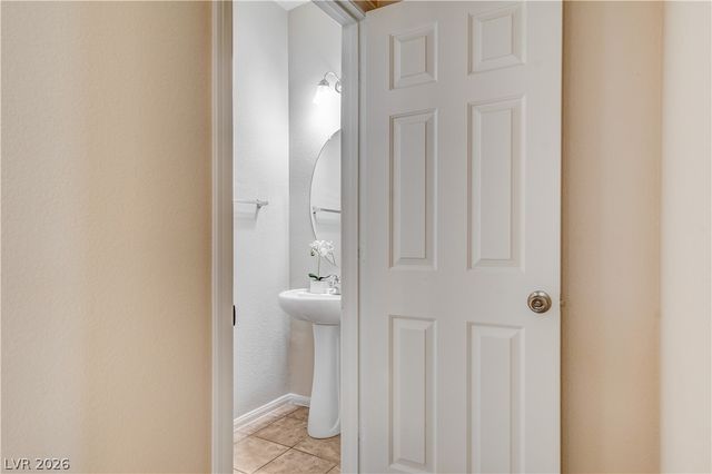 3962 Coyote Ridge, Las Vegas, NV 89129