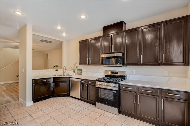3962 Coyote Ridge, Las Vegas, NV 89129