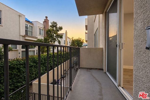 14412 Killion Street 205, Sherman Oaks, CA 91401