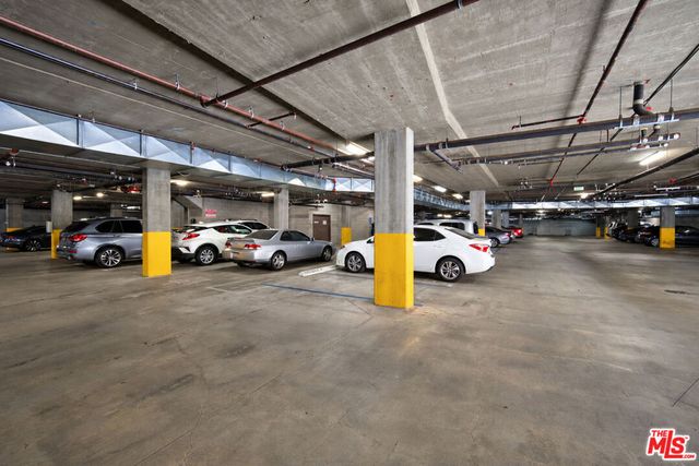 14412 Killion Street 205, Sherman Oaks, CA 91401