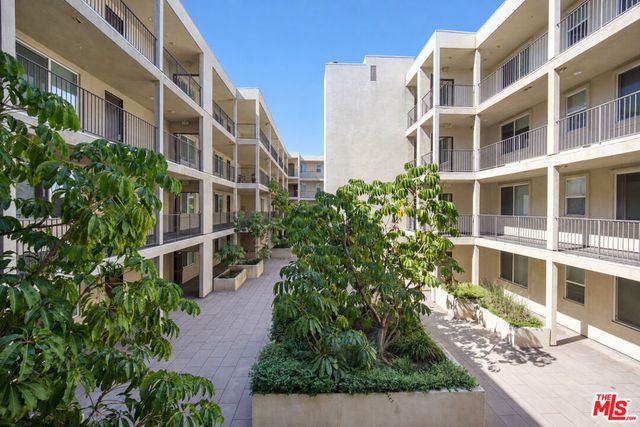 14412 Killion Street 205, Sherman Oaks, CA 91401