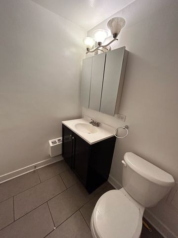 4180 N Marine Drive 308, Chicago, IL 60613