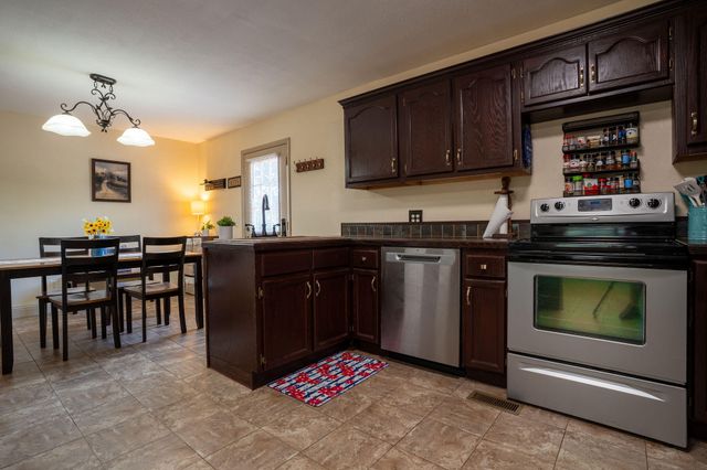 552 County Road 255, Bridgeport, AL 35740