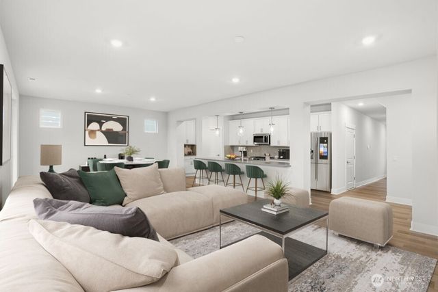 760 Weaver Drive E, Enumclaw, WA 98022