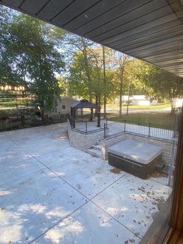 2360 HILLSIDE LANE, Green Bay, WI 54302