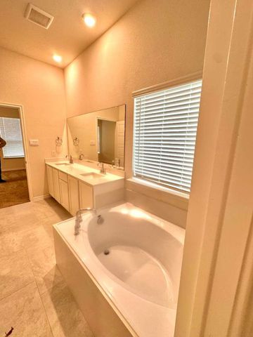 3628 Walnut Ridge Drive, Grand Prairie, TX 76065