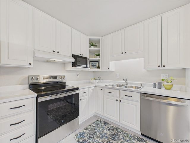 6085 Simms Street, Arvada, CO 80004