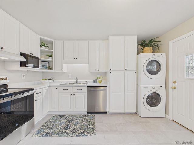 6085 Simms Street, Arvada, CO 80004