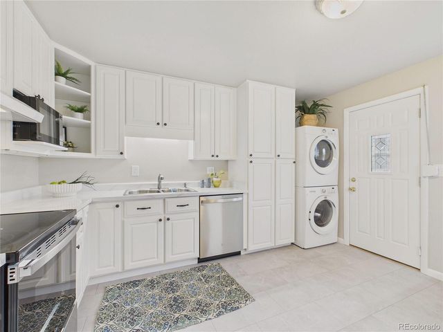 6085 Simms Street, Arvada, CO 80004