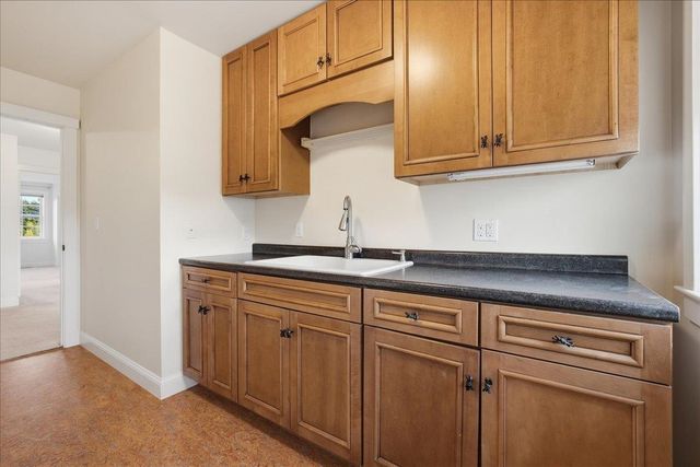 18 North Jefferson Road, South Burlington, VT 05403