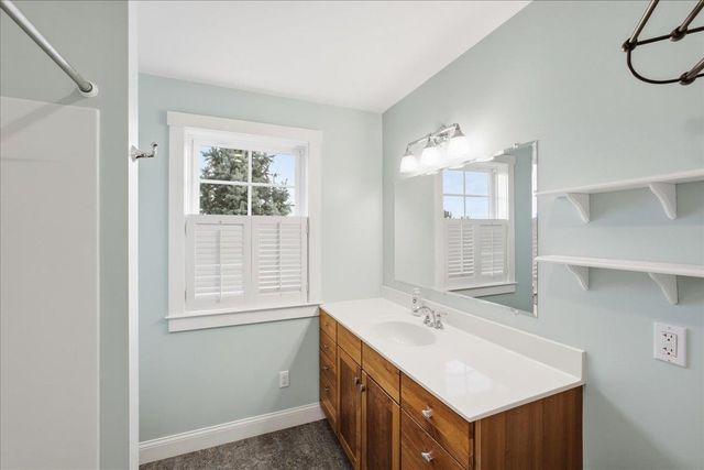 18 North Jefferson Road, South Burlington, VT 05403