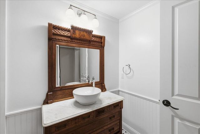 18 North Jefferson Road, South Burlington, VT 05403