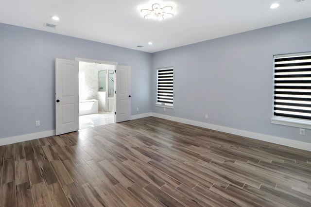 3027 Clinton Drive, Houston, TX 77020