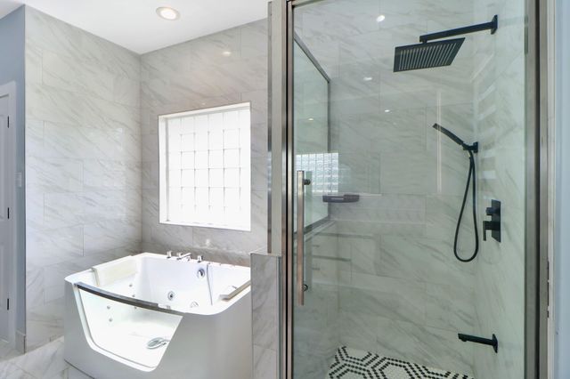 3027 Clinton Drive, Houston, TX 77020