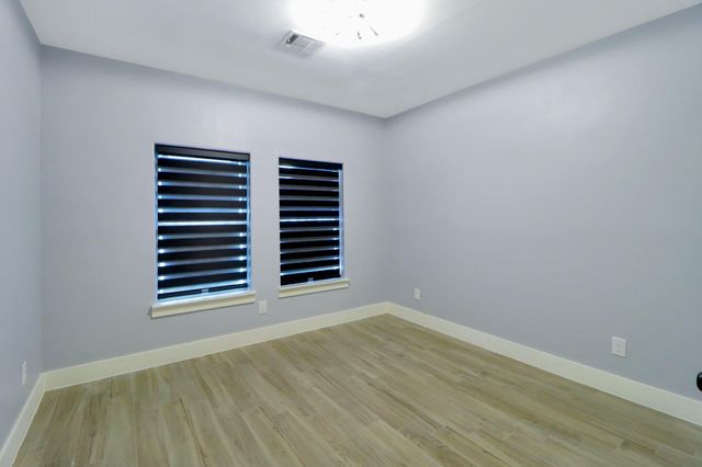 3027 Clinton Drive, Houston, TX 77020
