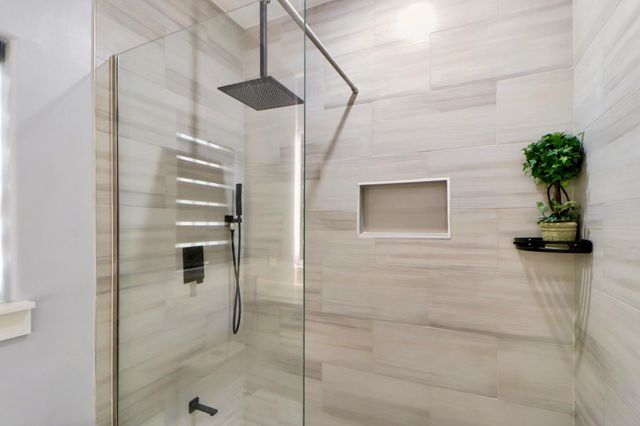 3027 Clinton Drive, Houston, TX 77020