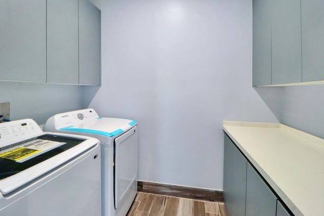 3027 Clinton Drive, Houston, TX 77020