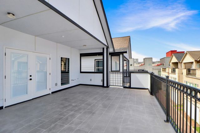 3027 Clinton Drive, Houston, TX 77020