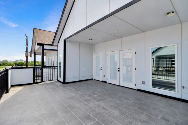 3027 Clinton Drive, Houston, TX 77020