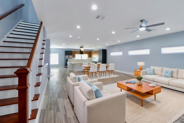 3027 Clinton Drive, Houston, TX 77020